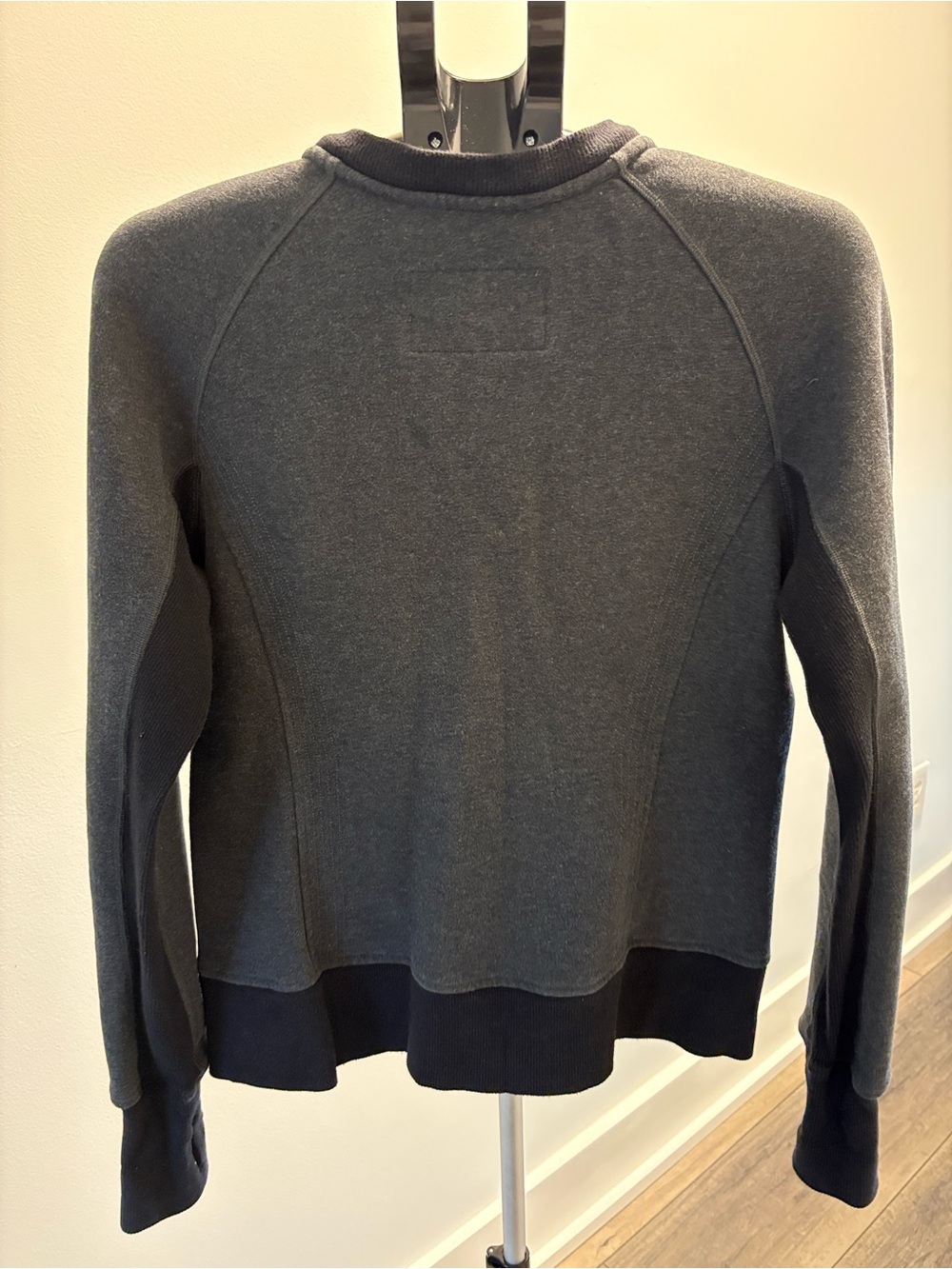 Lululemon Limited Edition 2013 Hiver Scuba Jacket ~ 10 ~ Grey - Picture 4 of 12